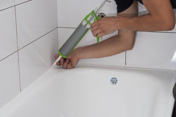 Tub Recaulking in Cocoa