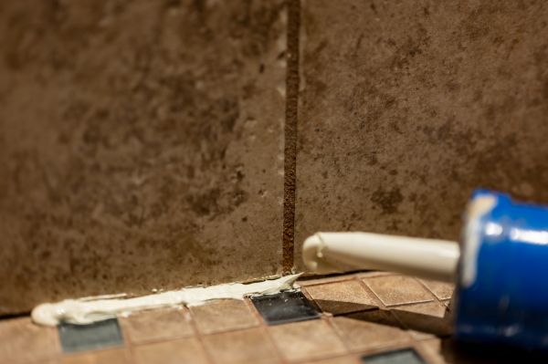 Shower Caulk Replacement in Cocoa