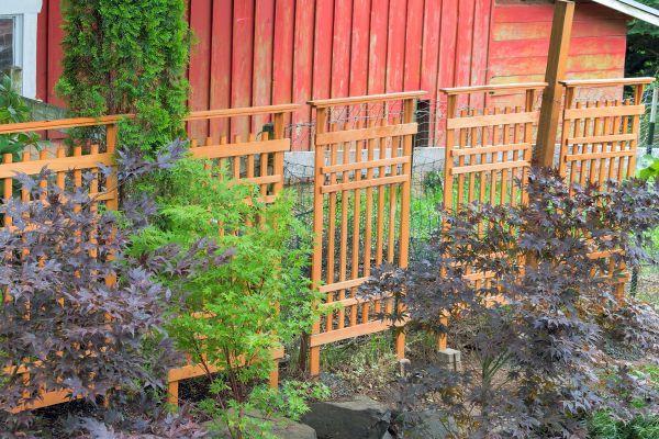 Wood Trellis Mounting in Cocoa